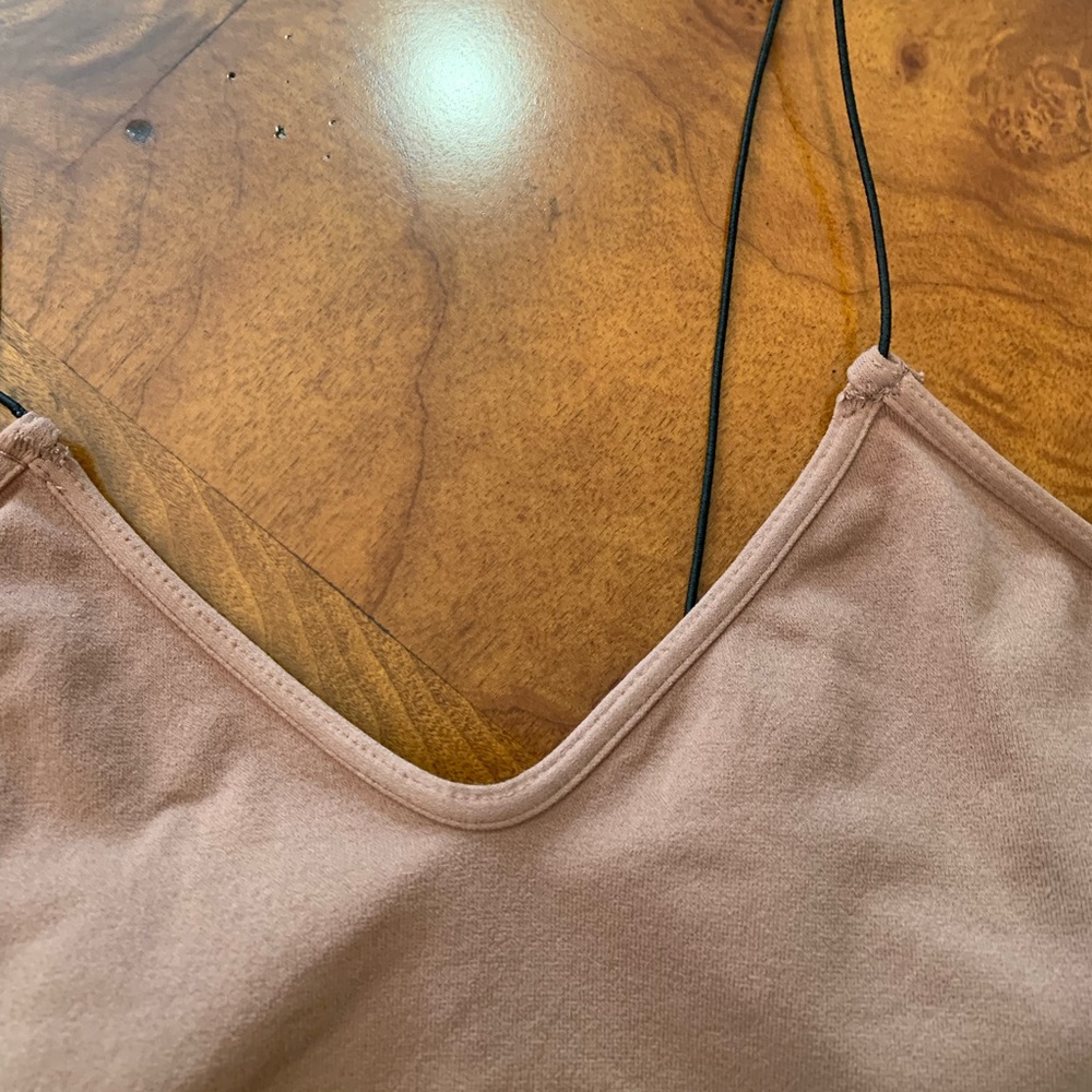 EUC thin cami/crop top - Picture 2 of 3